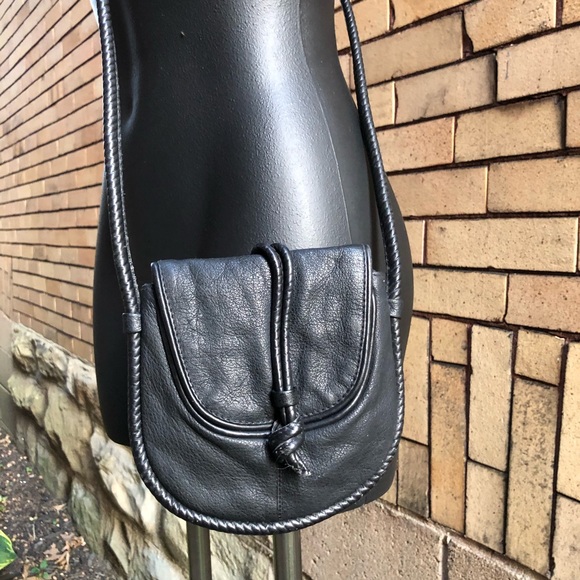 Kenneth Cole Handbags - Vintage Kenneth Cole Small rope leather crossbody